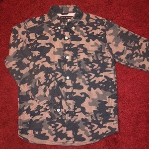 Tommy Hilfiger Little Boys Camo shirt Sz 8/10